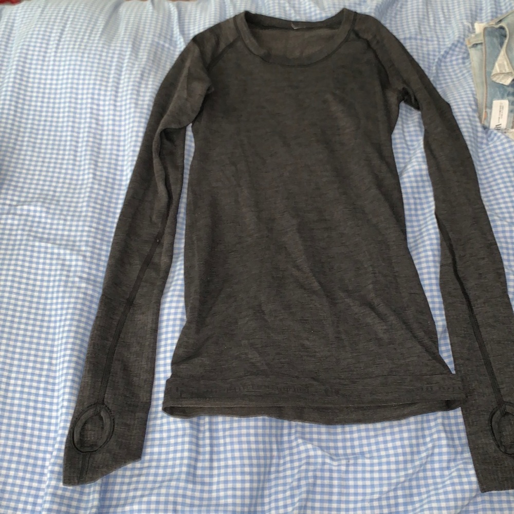 Lululemon dark grey swiftly tech long sleeve. Size 2